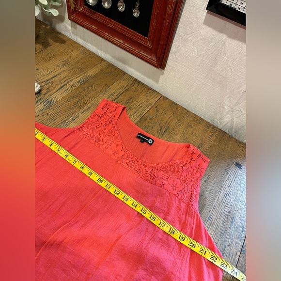 CLAIRE FRANCE – Sleeveless Coral Tunic Top with Lace Trim (Size 2X) - Picture 5 of 9